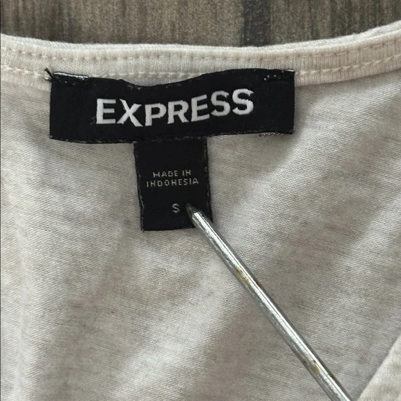 Express women’s cream Romper with Elastic Waist, size small. - Picture 2 of 8